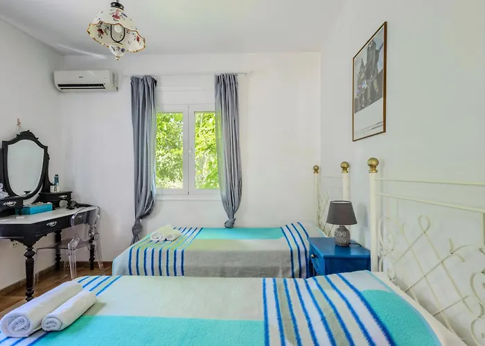 Villa Lefka Stunning Seaside In Corfu With Private Gardens Melíkia