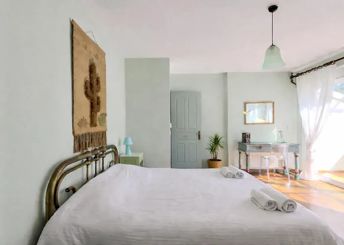 Lefka Stunning Seaside In Corfu With Private Gardens Melíkia