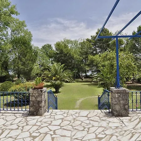 Villa Lefka Stunning Seaside In Corfu With Private Gardens Melíkia