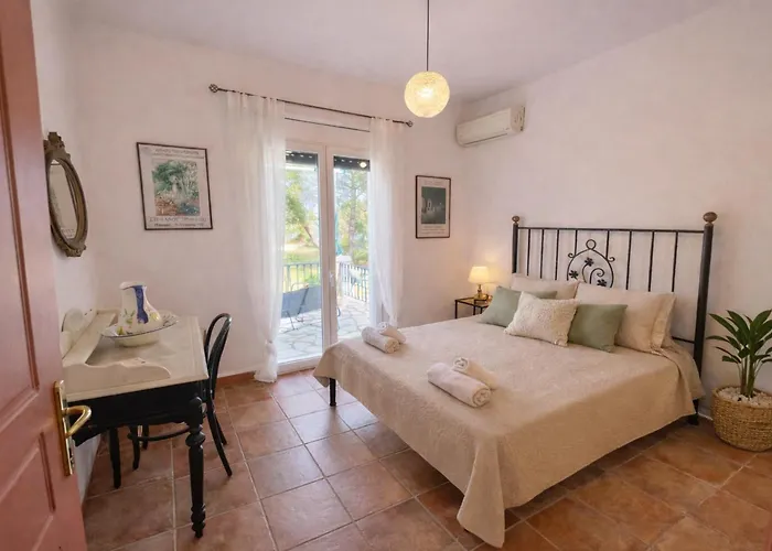 Lefka Stunning Seaside In Corfu With Private Gardens *